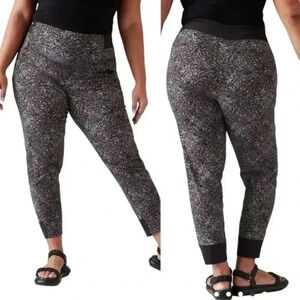 Athleta Trekkie North Jogger size 18